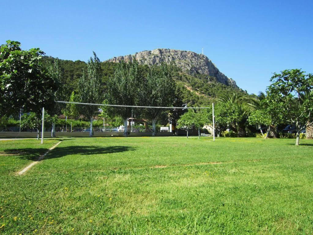 Apartamentos La Masia Лестартит Екстериор снимка