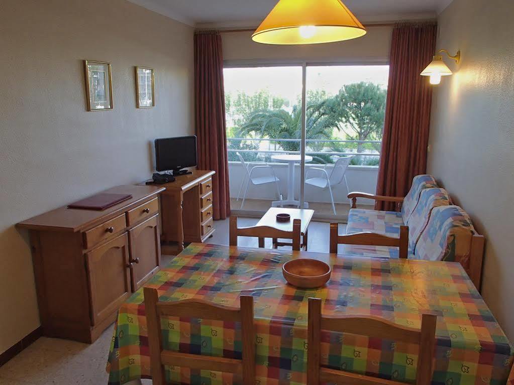 Apartamentos La Masia Лестартит Екстериор снимка