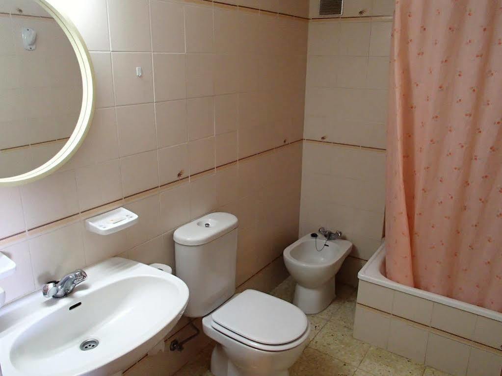 Apartamentos La Masia Лестартит Екстериор снимка